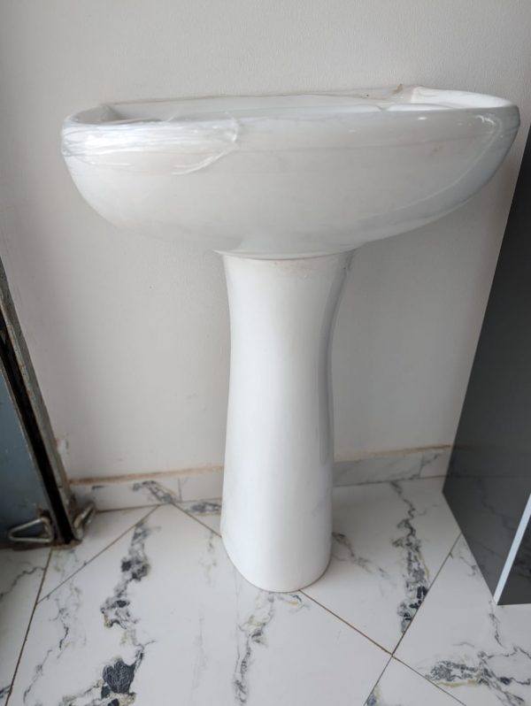 pedestal wash basin